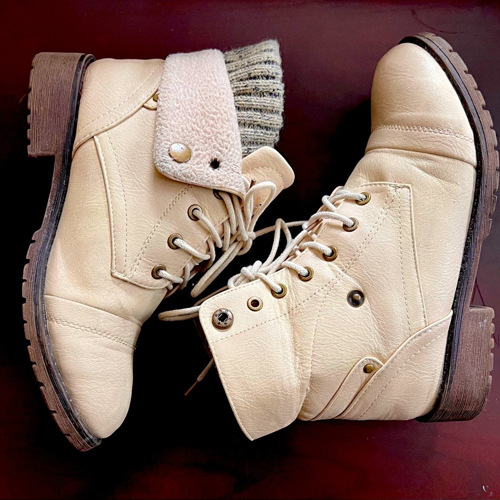 5.5 cream boots
